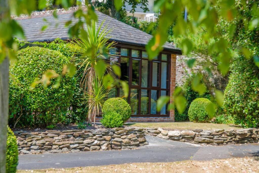 Luxury Summerhouse Annexe In Lush Gardens In Fowey Exterior photo